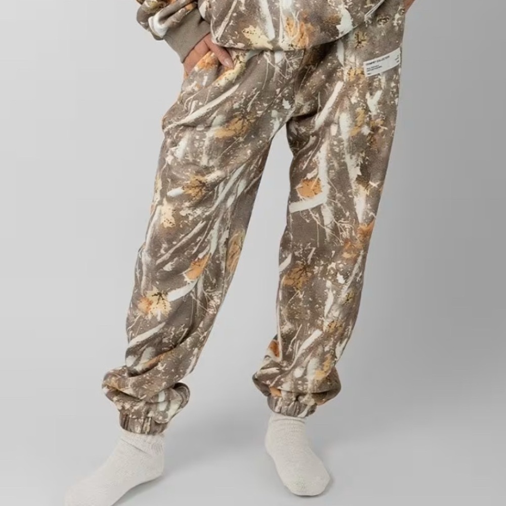 Comfrt Adirondack Print Sweatpants